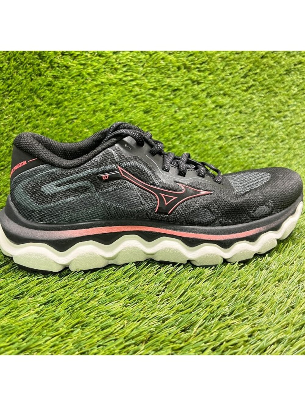 Mizuno Wave Horizon 7 Womens Size 8 Black White Athletic Running Shoes Sneakers